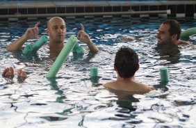 Alessandro durante o treino de recuperação na piscina realizado esta tarde no CT Joaquim Grava, localizado no Parque Ecológico do Tiete. O próximo jogo da equipe será domingo, dia 27/05, contra o Atlético-MG, no estádio Independência em Belo Horizonte, válido pela segunda rodada do Campeonato Brasileiro 2012