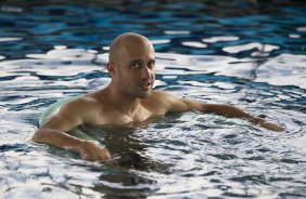 Alessandro durante o treino de recuperao na piscina realizado esta tarde no CT Joaquim Grava, localizado no Parque Ecolgico do Tiete. O prximo jogo da equipe ser domingo, dia 27/05, contra o Atltico-MG, no estdio Independncia em Belo Horizonte, vlido pela segunda rodada do Campeonato Brasileiro 2012