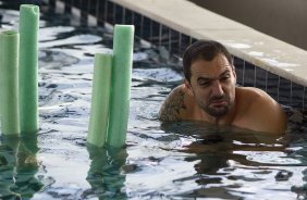 Danilo durante o treino de recuperação na piscina realizado esta tarde no CT Joaquim Grava, localizado no Parque Ecológico do Tiete. O próximo jogo da equipe será domingo, dia 27/05, contra o Atlético-MG, no estádio Independência em Belo Horizonte, válido pela segunda rodada do Campeonato Brasileiro 2012