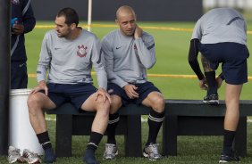 Danilo e Alessandro durante o treino realizado esta tarde no CT Joaquim Grava, localizado no Parque Ecolgico do Tiete. O prximo jogo da equipe ser domingo, dia 27/05, contra o Atltico-MG, no estdio Independncia em Belo Horizonte, vlido pela segunda rodada do Campeonato Brasileiro 2012