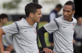 Ramon e Liedson durante o treino realizado esta tarde no CT Joaquim Grava, localizado no Parque Ecolgico do Tiete. O prximo jogo da equipe ser domingo, dia 27/05, contra o Atltico-MG, no estdio Independncia em Belo Horizonte, vlido pela segunda rodada do Campeonato Brasileiro 2012