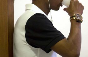 Liedson nos vestiários antes da partida entre Atlético-MG x Corinthians realizada esta tarde no estádio Independência/BH, válida pela 2ª rodada do Campeonato Brasileiro de 2012