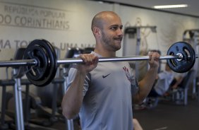 Alessandro durante o treino realizado esta manh na academia de musculacao no CT Joaquim Grava, localizado no Parque Ecolgico do Tiete. O prximo jogo da equipe ser quinta-feira, dia 07/06, contra o Figueirense/SC, no estdio do Pacaembu, vlido pela terceira rodada do Campeonato Brasileiro 2012