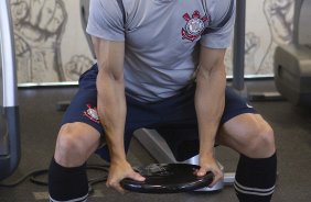 Alessandro durante o treino realizado esta manhã na academia de musculacao no CT Joaquim Grava, localizado no Parque Ecológico do Tiete. O próximo jogo da equipe será quinta-feira, dia 07/06, contra o Figueirense/SC, no estádio do Pacaembu, válido pela terceira rodada do Campeonato Brasileiro 2012