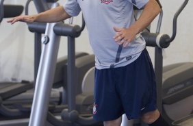 Alessandro durante o treino realizado esta manhã na academia de musculacao no CT Joaquim Grava, localizado no Parque Ecológico do Tiete. O próximo jogo da equipe será quinta-feira, dia 07/06, contra o Figueirense/SC, no estádio do Pacaembu, válido pela terceira rodada do Campeonato Brasileiro 2012