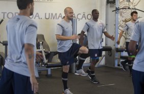 Alessandro e Adilson durante o treino realizado esta manhã na academia de musculacao no CT Joaquim Grava, localizado no Parque Ecológico do Tiete. O próximo jogo da equipe será quinta-feira, dia 07/06, contra o Figueirense/SC, no estádio do Pacaembu, válido pela terceira rodada do Campeonato Brasileiro 2012