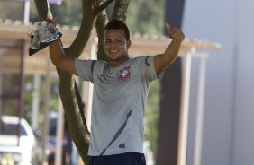 Bill que esta se transferindo para o Santos, durante o treino realizado esta manh no CT Joaquim Grava, localizado no Parque Ecolgico do Tiete. O prximo jogo da equipe ser quinta-feira, dia 07/06, contra o Figueirense/SC, no estdio do Pacaembu, vlido pela terceira rodada do Campeonato Brasileiro 2012