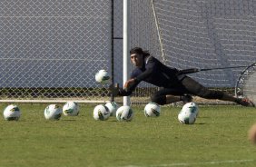 Cassio durante o treino realizado esta manh no CT Joaquim Grava, localizado no Parque Ecolgico do Tiete. O prximo jogo da equipe ser quinta-feira, dia 07/06, contra o Figueirense/SC, no estdio do Pacaembu, vlido pela terceira rodada do Campeonato Brasileiro 2012