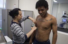 O recem contratado, o atacante Romarinho, ex-Bragantino, fez avaliações com a nutricionista Christine Neves, durante o treino realizado esta tarde no CT Joaquim Grava, localizado no Parque Ecológico do Tiete. O próximo jogo da equipe será quinta-feira, dia 07/06, contra o Figueirense/SC, no estádio do Pacaembu, válido pela terceira rodada do Campeonato Brasileiro 2012