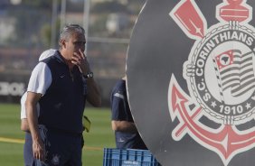 Tite durante o treino realizado esta tarde no CT Joaquim Grava, localizado no Parque Ecolgico do Tiete. O prximo jogo da equipe ser quinta-feira, dia 07/06, contra o Figueirense/SC, no estdio do Pacaembu, vlido pela terceira rodada do Campeonato Brasileiro 2012