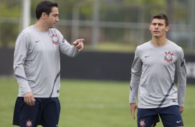 Chicão e Alex durante o treino realizado esta tarde no CT Joaquim Grava, localizado no Parque Ecológico do Tiete. O próximo jogo da equipe será quarta-feira, dia 07/06, contra o Figueirense/SC, no estádio do Pacaembu, válido pela terceira rodada do Campeonato Brasileiro 2012