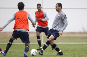 Danilo durante o treino realizado esta tarde no CT Joaquim Grava, localizado no Parque Ecológico do Tiete. O próximo jogo da equipe será quarta-feira, dia 07/06, contra o Figueirense/SC, no estádio do Pacaembu, válido pela terceira rodada do Campeonato Brasileiro 2012