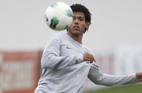 Romarinho durante o treino realizado esta tarde no CT Joaquim Grava, localizado no Parque Ecológico do Tiete. O próximo jogo da equipe será quarta-feira, dia 07/06, contra o Figueirense/SC, no estádio do Pacaembu, válido pela terceira rodada do Campeonato Brasileiro 2012