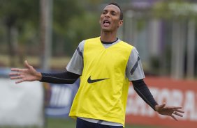 Liedson durante o treino realizado esta manh no CT Joaquim Grava, localizado no Parque Ecolgico do Tiete. O prximo jogo da equipe ser quarta-feira, dia 07/06, contra o Figueirense/SC, no estdio do Pacaembu, vlido pela terceira rodada do Campeonato Brasileiro 2012