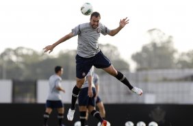 Danilo durante o treino realizado esta tarde no CT Joaquim Grava, localizado no Parque Ecolgico do Tiete. O prximo jogo da equipe ser quinta-feira, dia 07/06, contra o Figueirense/SC, no estdio do Pacaembu, vlido pela terceira rodada do Campeonato Brasileiro 2012