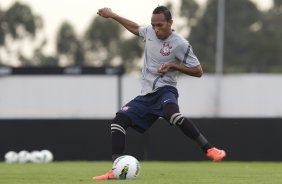 Liedson durante o treino realizado esta tarde no CT Joaquim Grava, localizado no Parque Ecolgico do Tiete. O prximo jogo da equipe ser quinta-feira, dia 07/06, contra o Figueirense/SC, no estdio do Pacaembu, vlido pela terceira rodada do Campeonato Brasileiro 2012