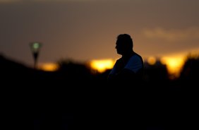 Tite durante o treino realizado esta tarde no CT Joaquim Grava, localizado no Parque Ecolgico do Tiete. O prximo jogo da equipe ser quinta-feira, dia 07/06, contra o Figueirense/SC, no estdio do Pacaembu, vlido pela terceira rodada do Campeonato Brasileiro 2012