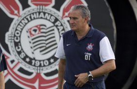 Tite durante o treino realizado esta tarde no CT Joaquim Grava, localizado no Parque Ecolgico do Tiete. O prximo jogo da equipe ser quinta-feira, dia 07/06, contra o Figueirense/SC, no estdio do Pacaembu, vlido pela terceira rodada do Campeonato Brasileiro 2012