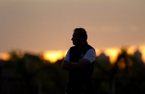 Tite durante o treino realizado esta tarde no CT Joaquim Grava, localizado no Parque Ecolgico do Tiete. O prximo jogo da equipe ser quinta-feira, dia 07/06, contra o Figueirense/SC, no estdio do Pacaembu, vlido pela terceira rodada do Campeonato Brasileiro 2012