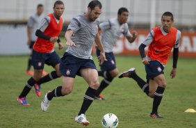 Danilo e Marquinhos durante o treino realizado esta tarde no CT Joaquim Grava, localizado no Parque Ecolgico do Tiete. O prximo jogo da equipe ser quinta-feira, dia 07/06, contra o Figueirense/SC, no estdio do Pacaembu, vlido pela terceira rodada do Campeonato Brasileiro 2012