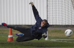 Danilo Fernandes durante o treino realizado esta tarde no CT Joaquim Grava, localizado no Parque Ecolgico do Tiete. O prximo jogo da equipe ser quinta-feira, dia 07/06, contra o Figueirense/SC, no estdio do Pacaembu, vlido pela terceira rodada do Campeonato Brasileiro 2012