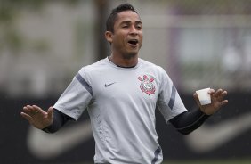 Jorge Henrique que volta ao time titular durante o treino realizado esta tarde no CT Joaquim Grava, localizado no Parque Ecolgico do Tiete. O prximo jogo da equipe ser quinta-feira, dia 07/06, contra o Figueirense/SC, no estdio do Pacaembu, vlido pela terceira rodada do Campeonato Brasileiro 2012