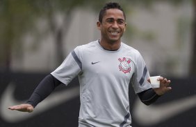 Jorge Henrique que volta ao time titular durante o treino realizado esta tarde no CT Joaquim Grava, localizado no Parque Ecolgico do Tiete. O prximo jogo da equipe ser quinta-feira, dia 07/06, contra o Figueirense/SC, no estdio do Pacaembu, vlido pela terceira rodada do Campeonato Brasileiro 2012