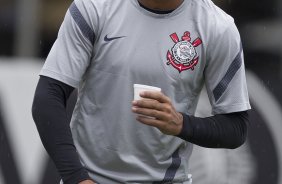 Jorge Henrique que volta ao time titular durante o treino realizado esta tarde no CT Joaquim Grava, localizado no Parque Ecolgico do Tiete. O prximo jogo da equipe ser quinta-feira, dia 07/06, contra o Figueirense/SC, no estdio do Pacaembu, vlido pela terceira rodada do Campeonato Brasileiro 2012