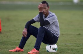 Liedson durante o treino realizado esta tarde no CT Joaquim Grava, localizado no Parque Ecolgico do Tiete. O prximo jogo da equipe ser quinta-feira, dia 07/06, contra o Figueirense/SC, no estdio do Pacaembu, vlido pela terceira rodada do Campeonato Brasileiro 2012