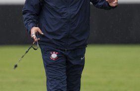 Tite durante o treino realizado esta tarde no CT Joaquim Grava, localizado no Parque Ecolgico do Tiete. O prximo jogo da equipe ser quinta-feira, dia 07/06, contra o Figueirense/SC, no estdio do Pacaembu, vlido pela terceira rodada do Campeonato Brasileiro 2012