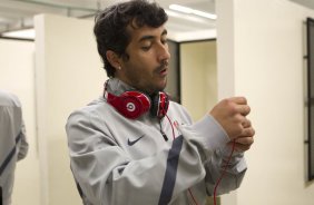 Douglas nos vestiários antes da partida entre Corinthians x Figueirense/SC, realizada esta noite no estádio do Pacaembu, válida pela 3ª rodada do Campeonato Brasileiro de 2012