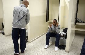 Julio Cesar e Liedson nos vestiários antes da partida entre Corinthians x Figueirense/SC, realizada esta noite no estádio do Pacaembu, válida pela 3ª rodada do Campeonato Brasileiro de 2012