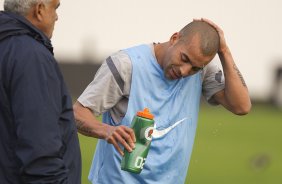 Emerson durante o treino realizado esta tarde no CT Joaquim Grava, localizado no Parque Ecolgico do Tiete. O prximo jogo da equipe ser quarta-feira, dia 13/06, contra o Santos, na Vila Belmiro, jogo de ida vlido pela semi final da Copa Libertadores da Amrica 2012