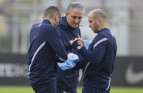 Leandro Castn, Tite e Alessandro durante o treino realizado esta tarde no CT Joaquim Grava, localizado no Parque Ecolgico do Tiete. O prximo jogo da equipe ser quarta-feira, dia 13/06, contra o Santos, na Vila Belmiro, jogo de ida vlido pela semi final da Copa Libertadores da Amrica 2012