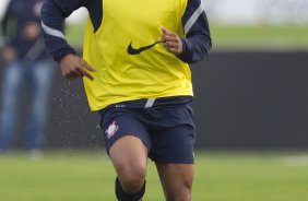 Romarinho durante o treino realizado esta tarde no CT Joaquim Grava, localizado no Parque Ecolgico do Tiete. O prximo jogo da equipe ser quarta-feira, dia 13/06, contra o Santos, na Vila Belmiro, jogo de ida vlido pela semi final da Copa Libertadores da Amrica 2012