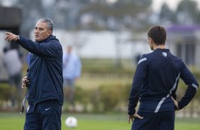 Tite e Alex durante o treino realizado esta tarde no CT Joaquim Grava, localizado no Parque Ecolgico do Tiete. O prximo jogo da equipe ser quarta-feira, dia 13/06, contra o Santos, na Vila Belmiro, jogo de ida vlido pela semi final da Copa Libertadores da Amrica 2012