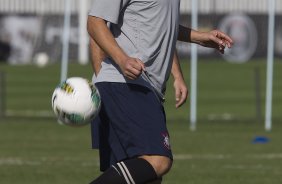 Douglas durante o treino realizado esta manh no CT Joaquim Grava, localizado no Parque Ecolgico do Tiete. O prximo jogo da equipe ser amanh, domingo, dia 17/06, contra a Ponte Preta, em Campinas, vlido pela 5 rodada do Campeonato Brasileiro de 2012