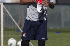 Liedson durante o treino realizado esta manh no CT Joaquim Grava, localizado no Parque Ecolgico do Tiete. O prximo jogo da equipe ser amanh, domingo, dia 17/06, contra a Ponte Preta, em Campinas, vlido pela 5 rodada do Campeonato Brasileiro de 2012