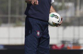 Tite durante o treino realizado esta manh no CT Joaquim Grava, localizado no Parque Ecolgico do Tiete. O prximo jogo da equipe ser amanh, domingo, dia 17/06, contra a Ponte Preta, em Campinas, vlido pela 5 rodada do Campeonato Brasileiro de 2012