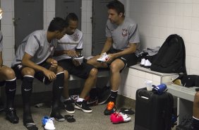 Antnio Carlos, Liedson e Paulo Andr nos vestirios antes da partida entre Ponte Preta/Campinas x Corinthians, realizada esta noite no estdio Moiss Lucarelli, vlida pela 5 rodada do Campeonato Brasileiro de 2012