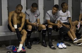 Jogadores nos vestiários antes da partida entre Ponte Preta/Campinas x Corinthians, realizada esta noite no estádio Moisés Lucarelli, válida pela 5ª rodada do Campeonato Brasileiro de 2012