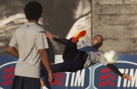 Durante o treino realizado esta tarde no CT Joaquim Grava, localizado no Parque Ecolgico do Tiete. O prximo jogo da equipe ser amanh sbado, 14/07, contra o Nautico/PE, vlido pela 9 rodada do Campeonato Brasileiro de 2012