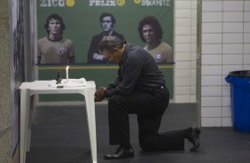 Nos vestiários antes da partida entre Flamengo x Corinthians, realizada esta noite no estádio do Engenhão, jogo válido pela 10ª rodada do Campeonato Brasileiro de 2012