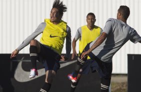 Durante o treino realizado esta tarde no CT Joaquim Grava, localizado no Parque Ecolgico do Tiete. O prximo jogo da equipe ser amanh sbado, 21/07, contra a Portuguesa, no Pacaembu, vlido pela 10 rodada do Campeonato Brasileiro de 2012