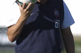 Durante o treino realizado esta tarde no CT Joaquim Grava, localizado no Parque Ecolgico do Tiete. O prximo jogo da equipe ser amanh sbado, 21/07, contra a Portuguesa, no Pacaembu, vlido pela 10 rodada do Campeonato Brasileiro de 2012