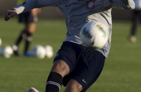 Durante o treino realizado esta tarde no CT Joaquim Grava, localizado no Parque Ecolgico do Tiete. O prximo jogo da equipe ser amanh sbado, 21/07, contra a Portuguesa, no Pacaembu, vlido pela 10 rodada do Campeonato Brasileiro de 2012