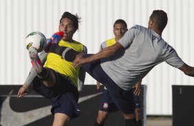 Durante o treino realizado esta tarde no CT Joaquim Grava, localizado no Parque Ecolgico do Tiete. O prximo jogo da equipe ser amanh sbado, 21/07, contra a Portuguesa, no Pacaembu, vlido pela 10 rodada do Campeonato Brasileiro de 2012