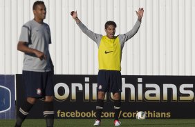 Durante o treino realizado esta tarde no CT Joaquim Grava, localizado no Parque Ecolgico do Tiete. O prximo jogo da equipe ser amanh sbado, 21/07, contra a Portuguesa, no Pacaembu, vlido pela 10 rodada do Campeonato Brasileiro de 2012