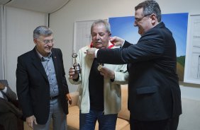 A diretoria do Corinthians com o presidente Mario Gobbi; o primeiro vice-presidente Luis Paulo Rosenberg; o segundo vice-presidente Elie Werdo; os diretores de futebol Roberto Andrade e Duilio Monteiro Alves; acompanhados do técnico Tite e do lateral e capitão Alessandro, foram ao Instituto Lula leva a Taca da Libertadores da América 2012, ganha de forma invicta