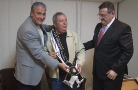 A diretoria do Corinthians com o presidente Mario Gobbi; o primeiro vice-presidente Luis Paulo Rosenberg; o segundo vice-presidente Elie Werdo; os diretores de futebol Roberto Andrade e Duilio Monteiro Alves; acompanhados do técnico Tite e do lateral e capitão Alessandro, foram ao Instituto Lula leva a Taca da Libertadores da América 2012, ganha de forma invicta